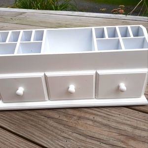 Makeup vanity storage